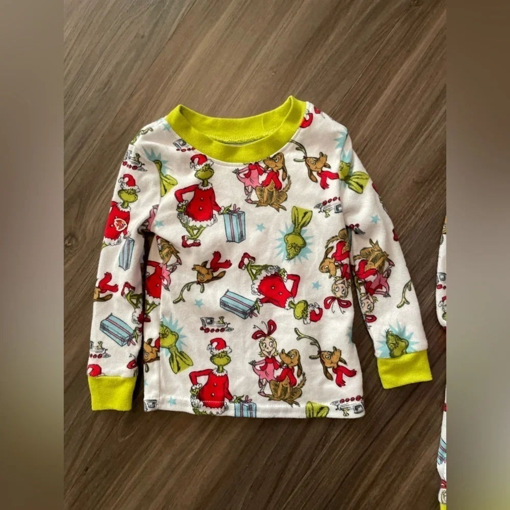 The Grinch Christmas kids Whimsical Green and White Pajama Set size 12 months